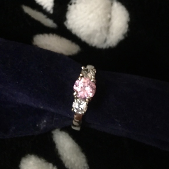 NWT 🎀 Sterling Silver Pink Crystal Ring - 6 - Picture 2 of 6